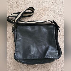 BALLY Bag Leather Black Gray Stripe Strap Flap Zip Cross Messenger Flaw 14x11x4